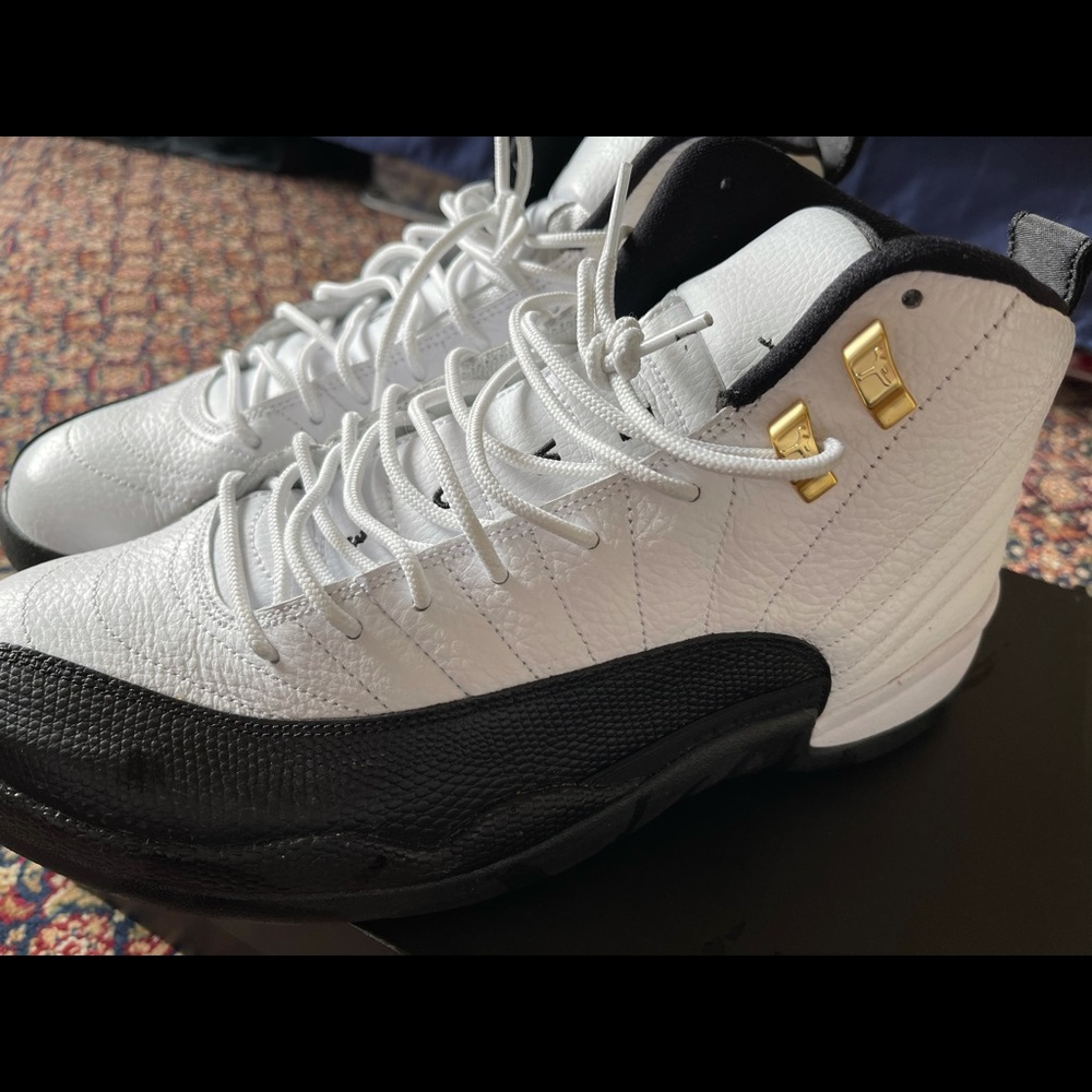 Jordan 12 taxi